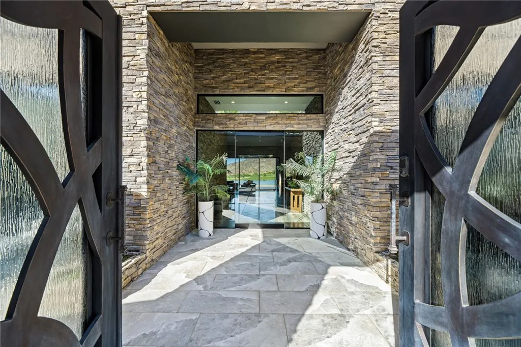 49967 Ridge View Way, Palm Desert, California 92260 home-pic-6