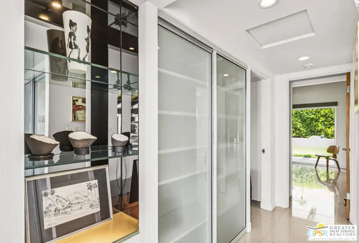 963 N Via Monte Vista, Palm Springs, California 92262