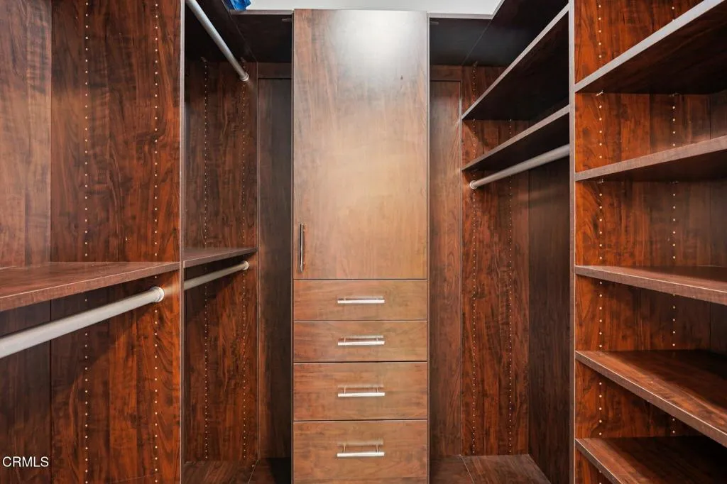 121 S Hope Street 408, Los Angeles, California 90012 home-pic-17