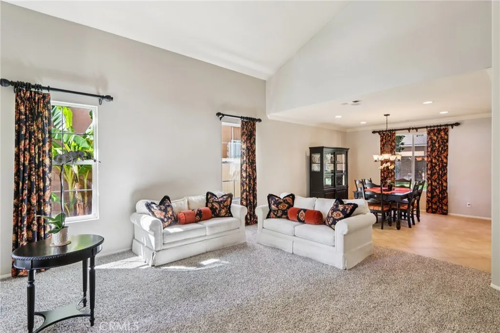 34213 Clovis Way, Wildomar, California 92595 home-pic-3