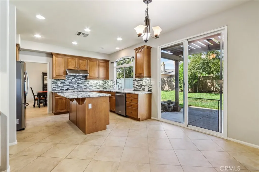 34213 Clovis Way, Wildomar, California 92595 home-pic-6