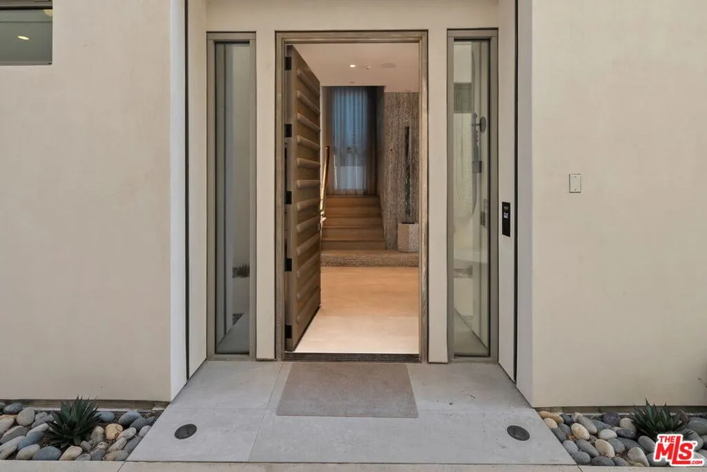 940 Palisades Beach Road, Santa Monica, California 90403 home-pic-3