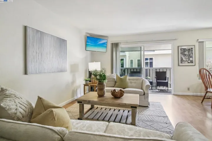 2716 Oak Rd 117, Walnut Creek, California 94597