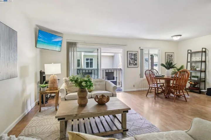 2716 Oak Rd 117, Walnut Creek, California 94597