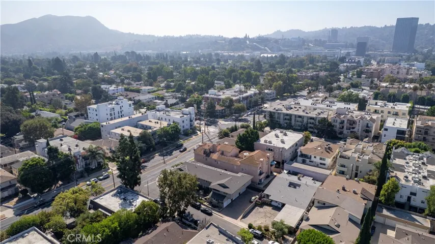 10602 Landale Street, Toluca Lake, California 91602