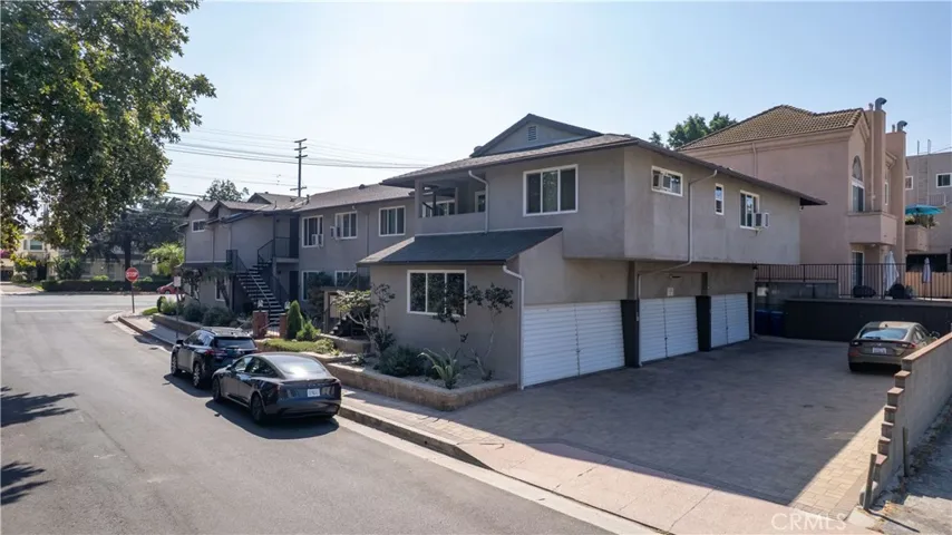 10602 Landale Street, Toluca Lake, California 91602