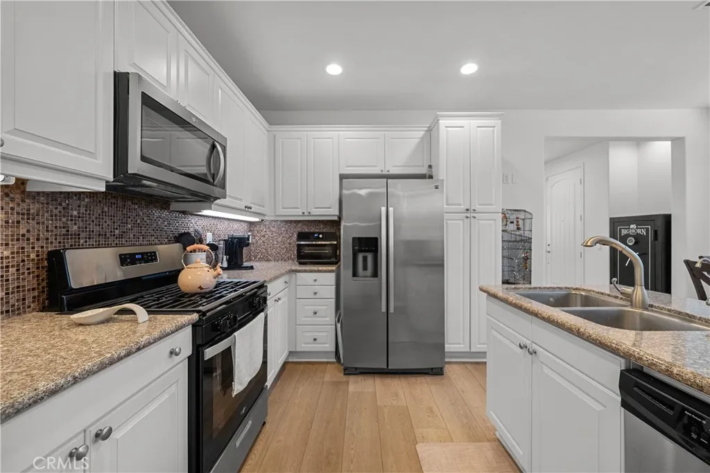 19415 19415 Opal, Saugus, California 91350 home-pic-2