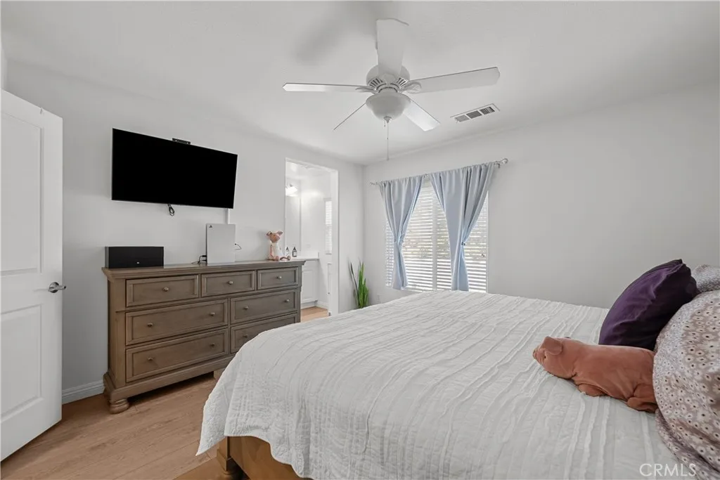 19415 19415 Opal, Saugus, California 91350 home-pic-3