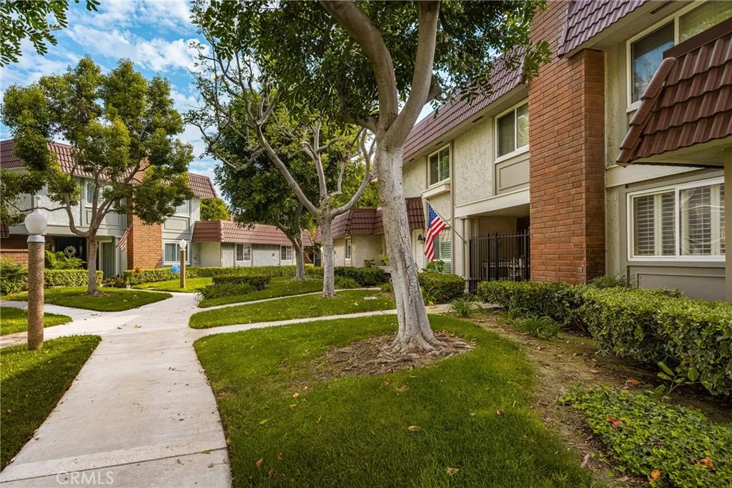 6837 Amelia, Cypress, California 90630 home-pic-3