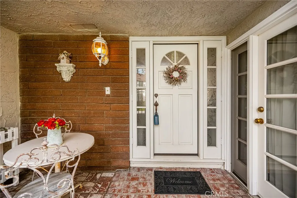 6837 Amelia, Cypress, California 90630 home-pic-4