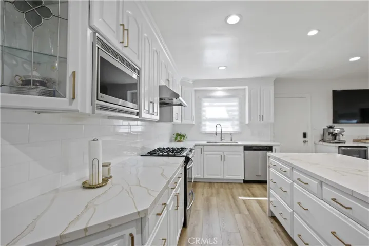 15813 Lonecrest Drive, Hacienda Heights, California 91745
