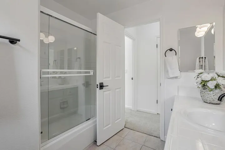 Upstairs hall bath