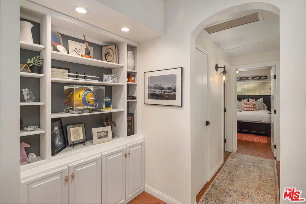 1221 N Kings Road 104, West Hollywood, California 90069 home-pic-5