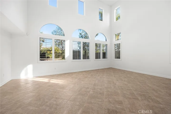 Abundant Windows brings the Natural Lighting In