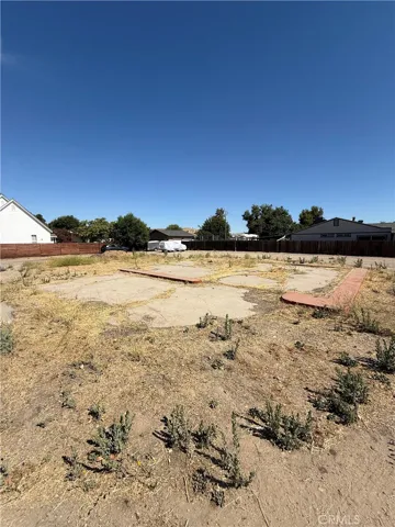 1 St Street, Shandon, California 93461