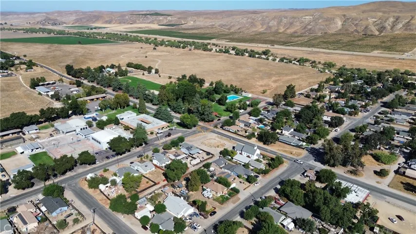 1 St Street, Shandon, California 93461