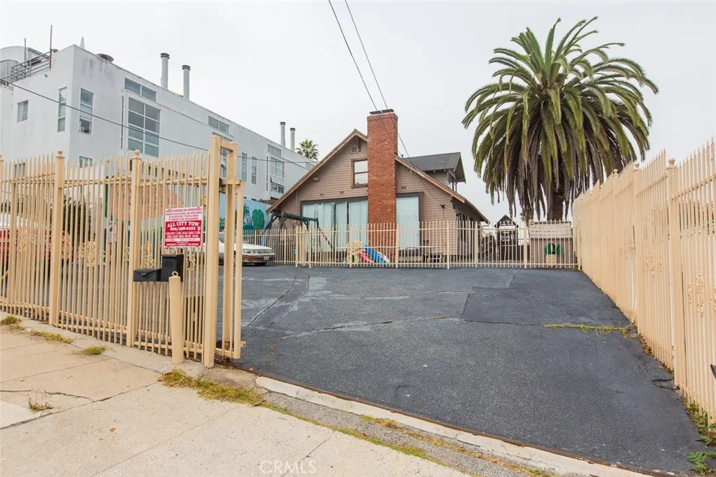 757 Pier Avenue, Santa Monica, California 90405 — photo 4