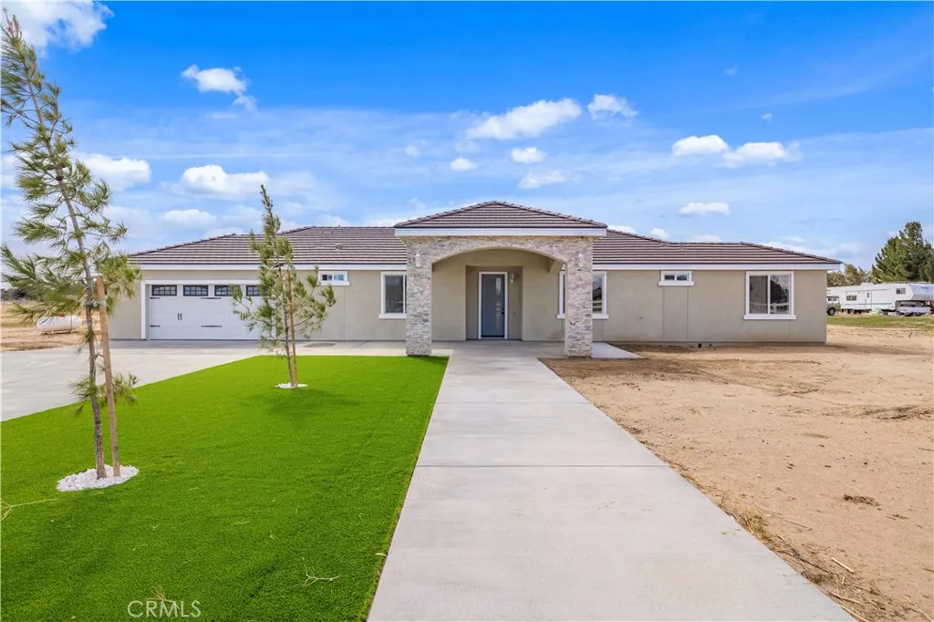8746 W Avenue D4, Lancaster, California 93536 home-pic-1