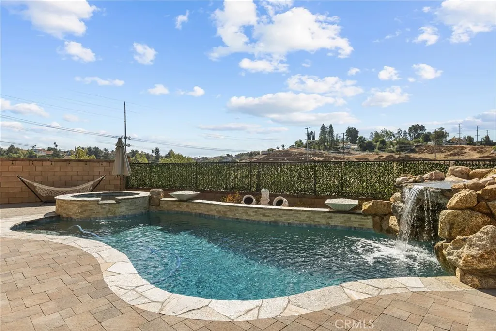 30631 Mulberry Court, Temecula, California 92591 home-pic-2