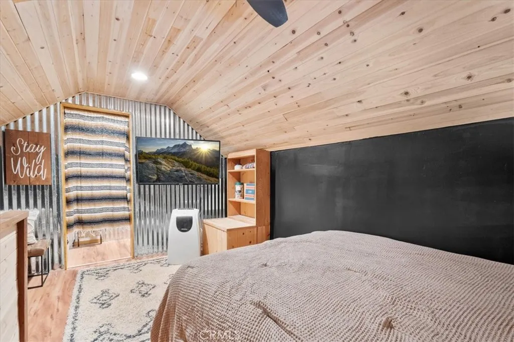 713 Los Angeles Avenue, Sugarloaf, California 92386 home-pic-22
