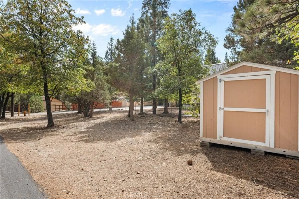 713 Los Angeles Avenue, Sugarloaf, California 92386 home-pic-30