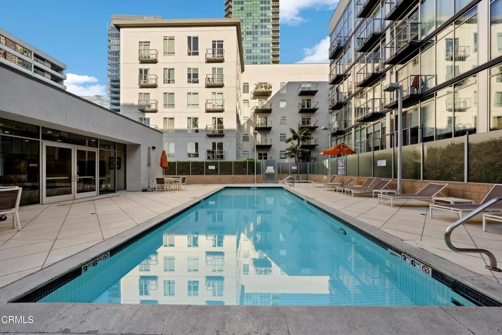 645 W 9th Street 200, Los Angeles, California 90015 home-pic-18