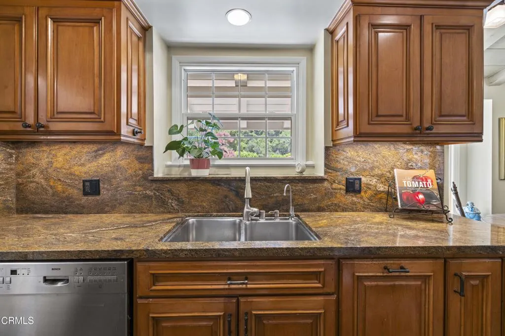 2547 Stokes Canyon Road, Calabasas, California 91302 home-pic-13