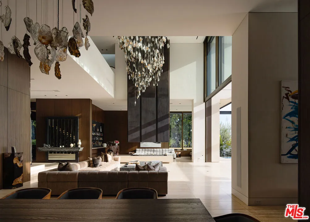 1305 Collingwood Place, Los Angeles, California 90069 home-pic-5