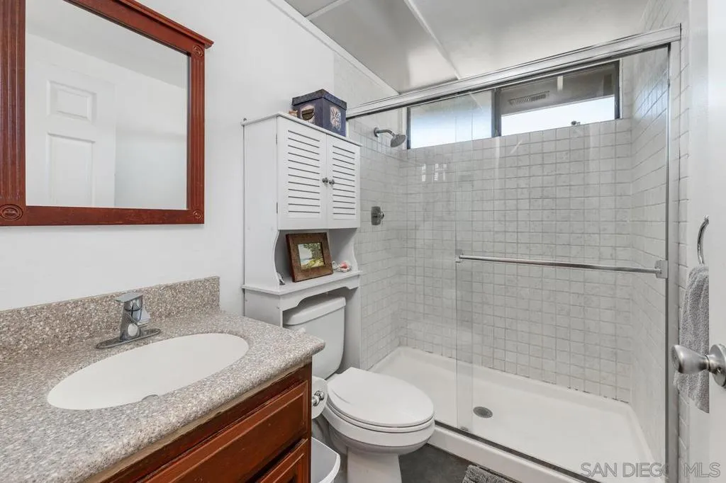 6028 Gaines St, San Diego, California 92110 home-pic-18