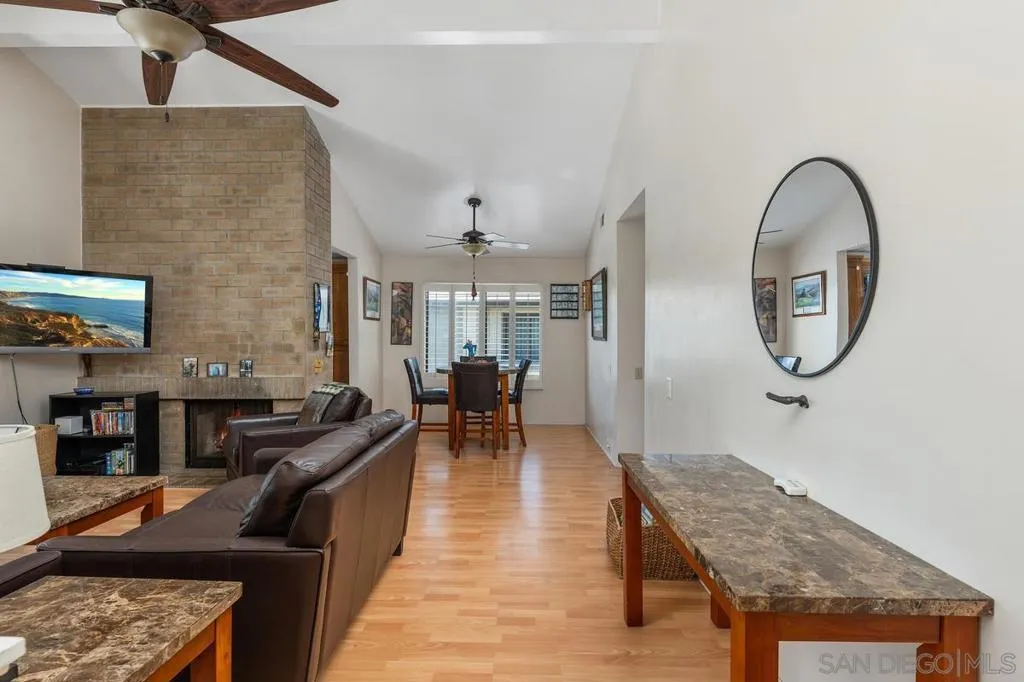 6028 Gaines St, San Diego, California 92110 home-pic-3