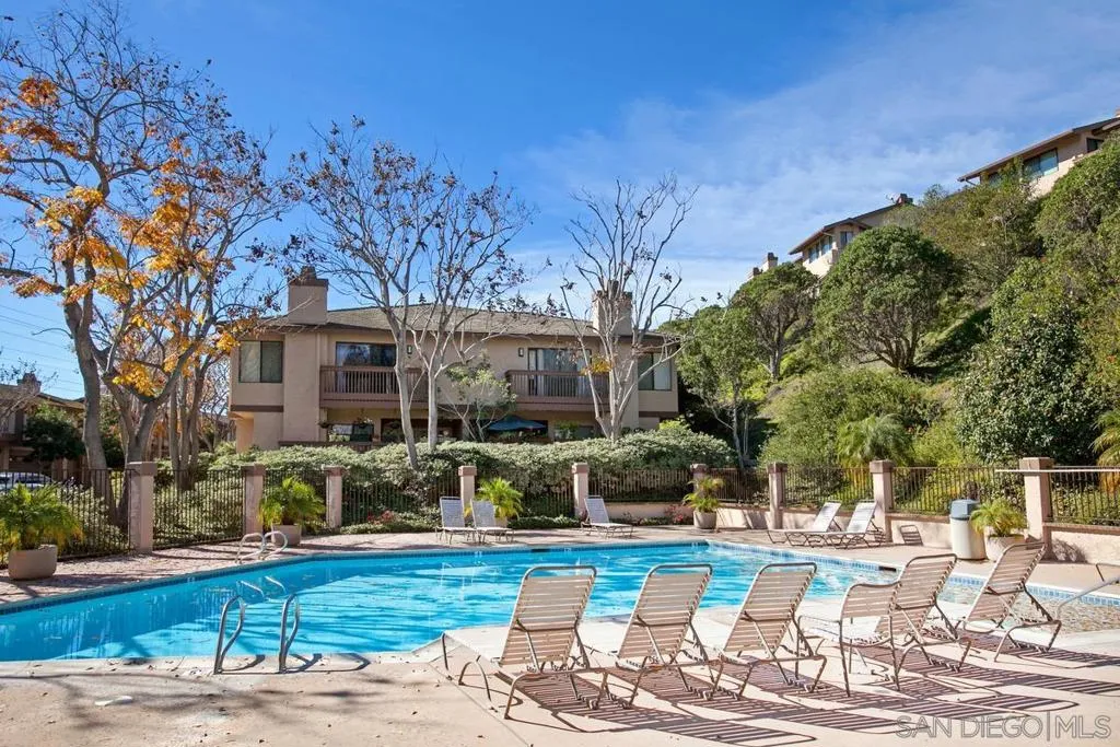 6028 Gaines St, San Diego, California 92110 home-pic-1