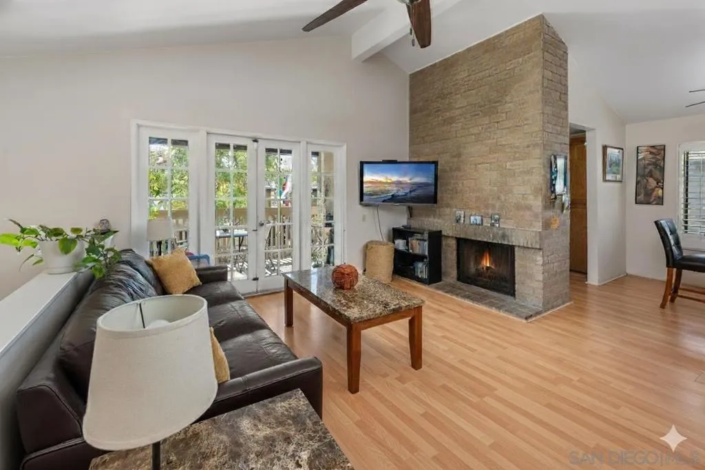 6028 Gaines St, San Diego, California 92110 home-pic-0