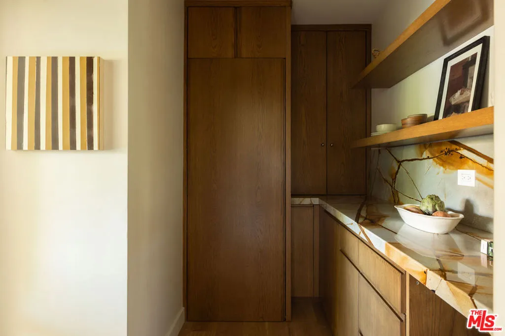 3815 Chanson Drive, View Park, California 90043 home-pic-11