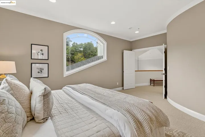 5555 Moraga Ave, Oakland, California 94611