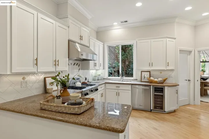 5555 Moraga Ave, Oakland, California 94611