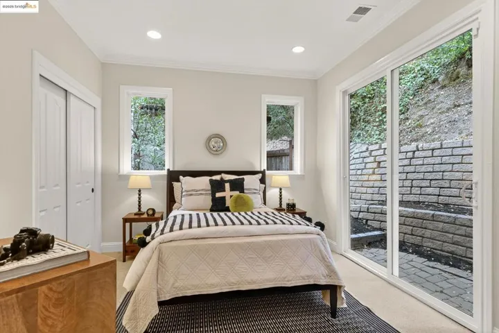 5555 Moraga Ave, Oakland, California 94611