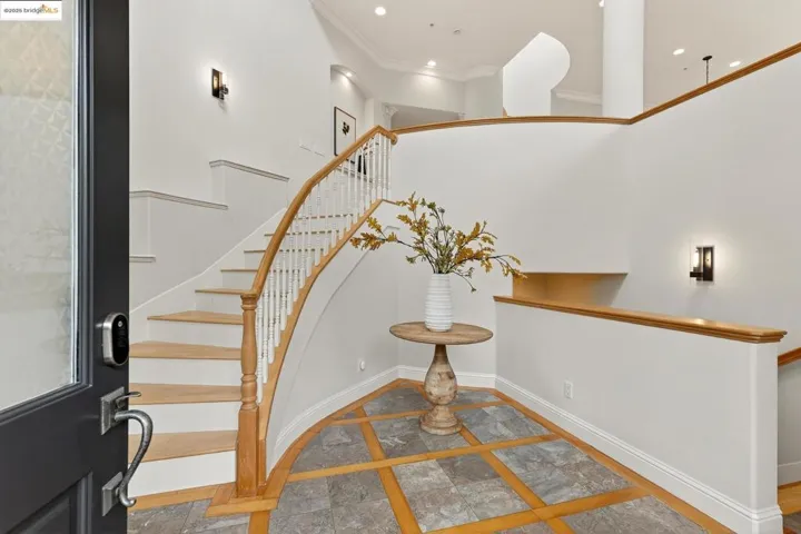 5555 Moraga Ave, Oakland, California 94611