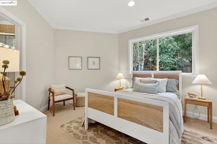 5555 Moraga Ave, Oakland, California 94611