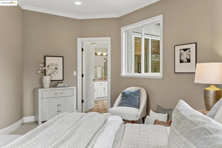5555 Moraga Ave, Oakland, California 94611