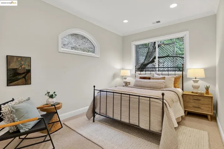 5555 Moraga Ave, Oakland, California 94611