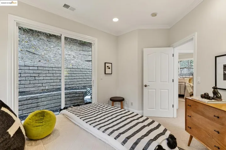 5555 Moraga Ave, Oakland, California 94611
