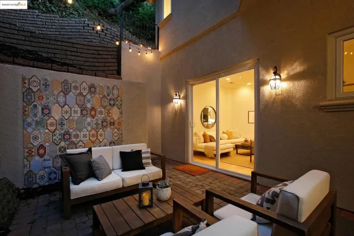 5555 Moraga Ave, Oakland, California 94611