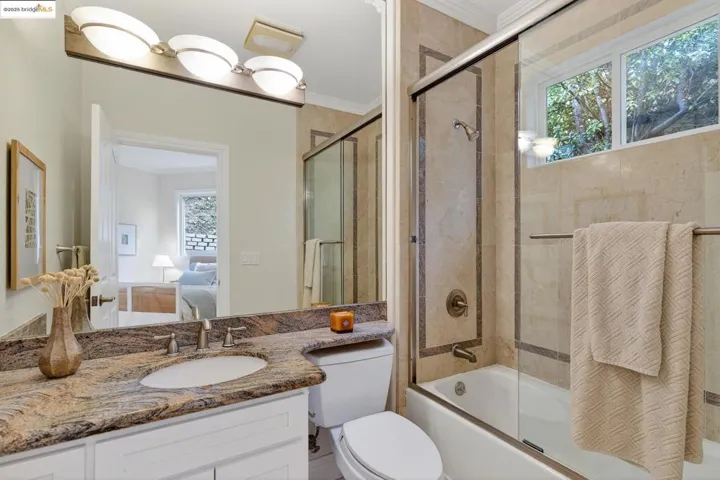 5555 Moraga Ave, Oakland, California 94611