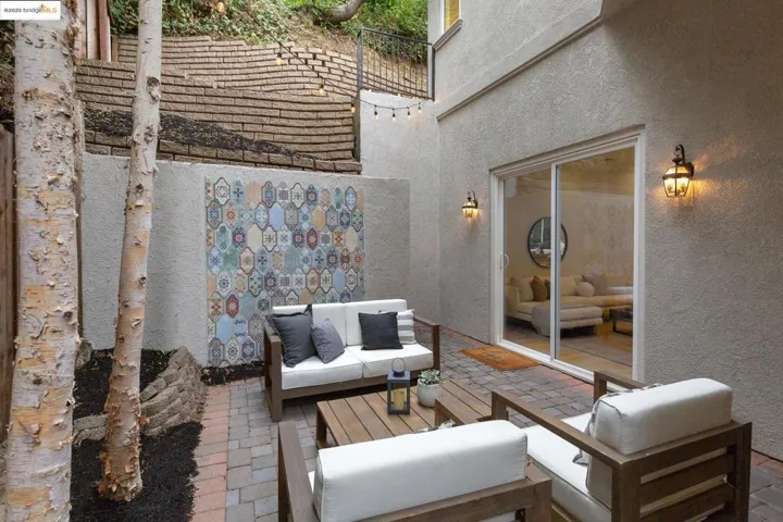 5555 Moraga Ave, Oakland, California 94611