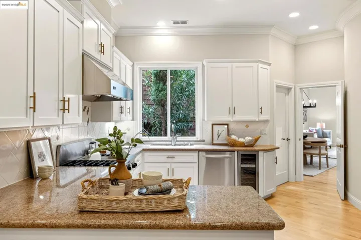 5555 Moraga Ave, Oakland, California 94611
