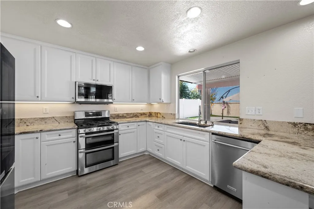 31470 Corte Rimola, Temecula, California 92592 home-pic-11