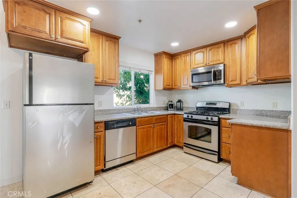 15053 Victory Boulevard 5, Van Nuys, California 91411 home-pic-10