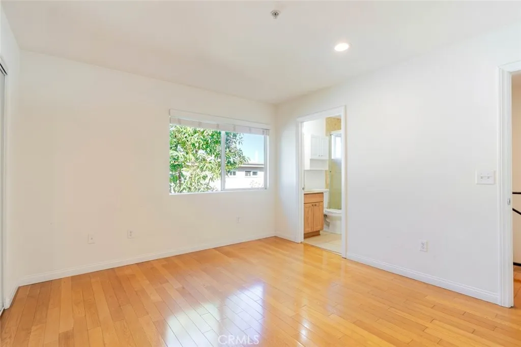 15053 Victory Boulevard 5, Van Nuys, California 91411 home-pic-16