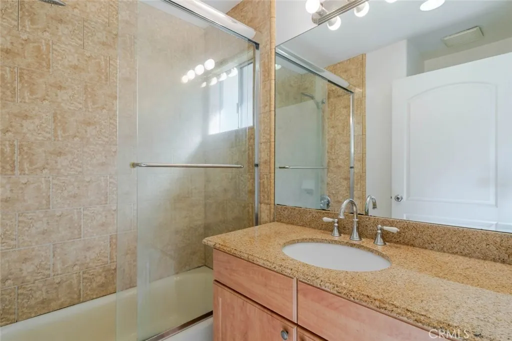 15053 Victory Boulevard 5, Van Nuys, California 91411 home-pic-21