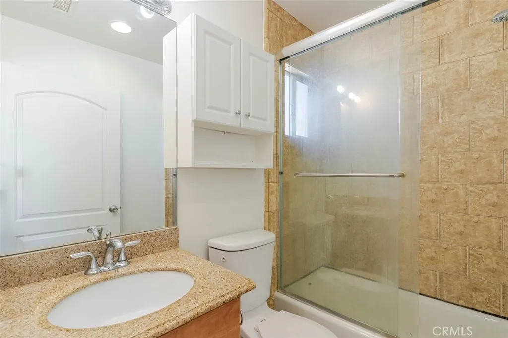15053 Victory Boulevard 5, Van Nuys, California 91411 home-pic-17
